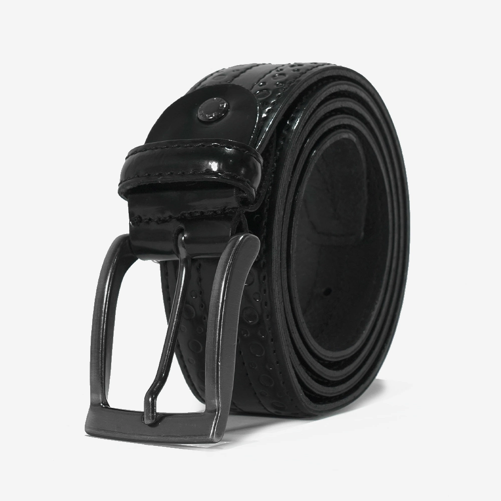 Cintura in pelle abrasivata da uomo di colore nero con lavorazioni