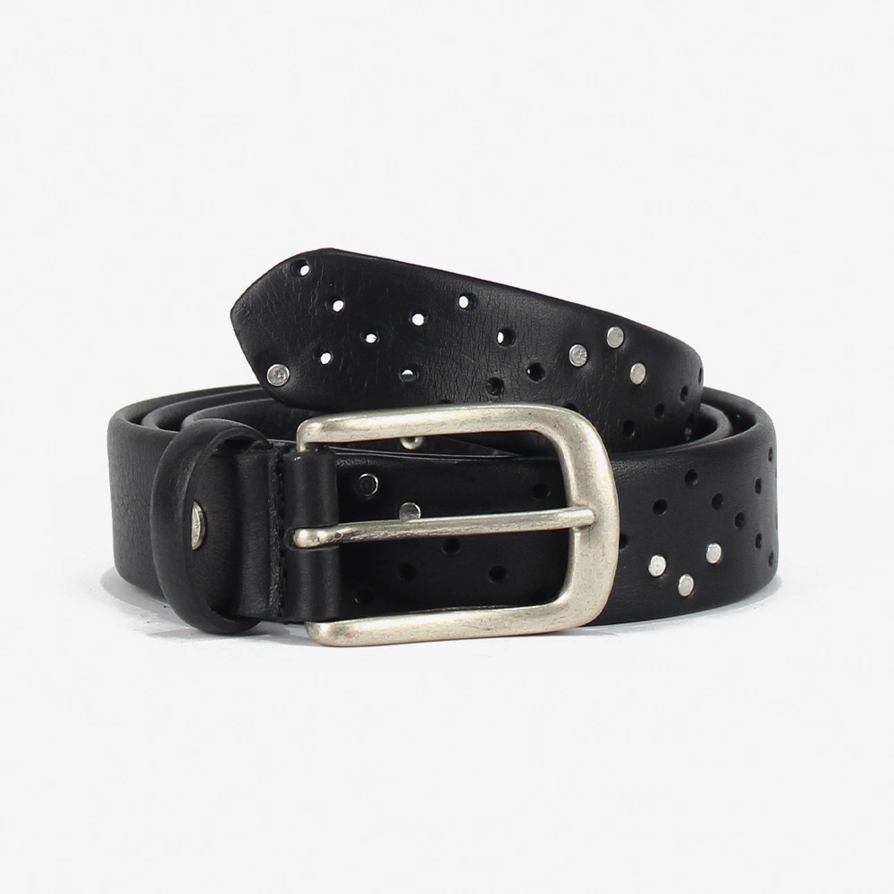 Cintura forata con borchie realizzata in pelle