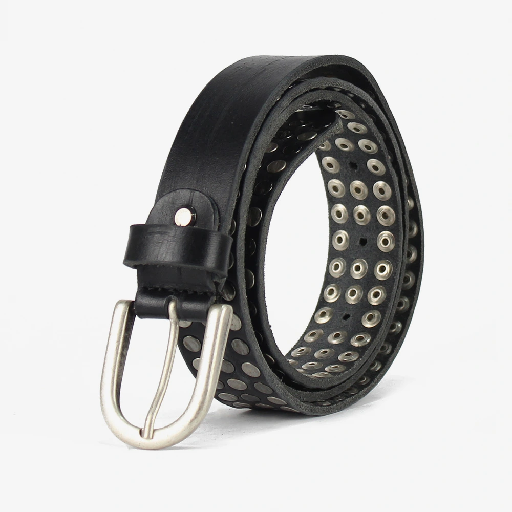 Cintura in cuoio di colore nero con microborchie argento e canna di fucile