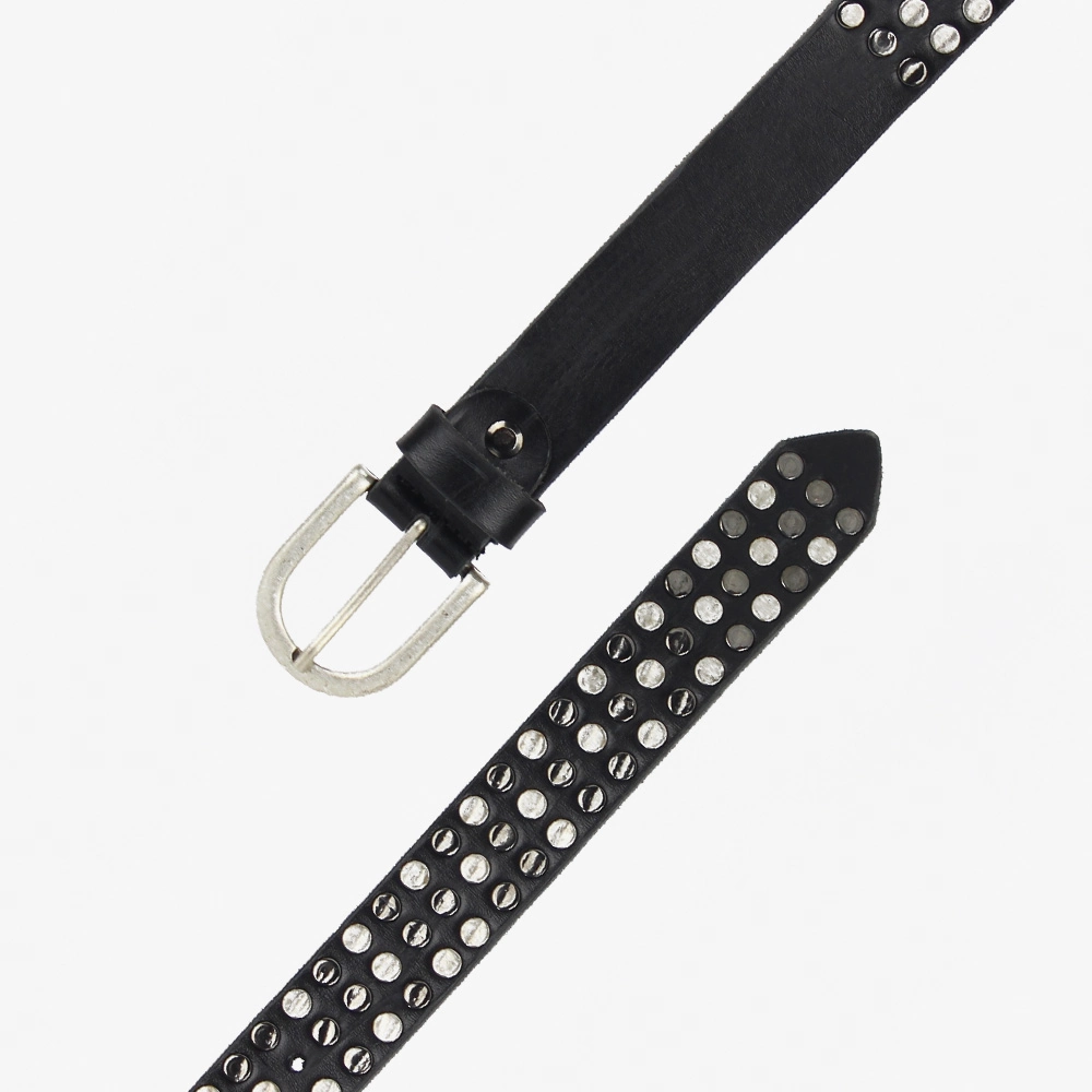 Cintura in cuoio di colore nero con microborchie argento e canna di fucile